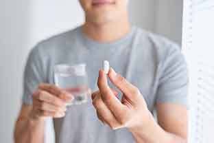 Antibiotic treatment for gum disease can be administered via pill form